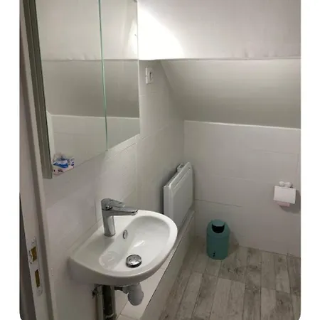 Douche Wc Cuisine, 10km De Paris, 2km Metro Homestay *