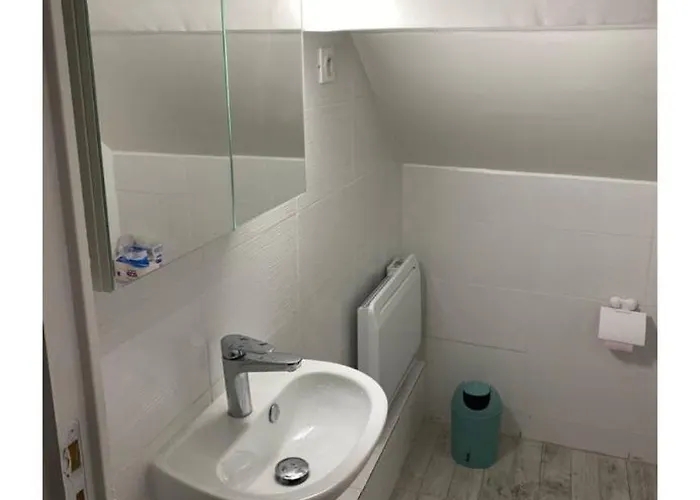 Douche Wc Cuisine, 10km De Paris, 2km Metro 홈스테이 *